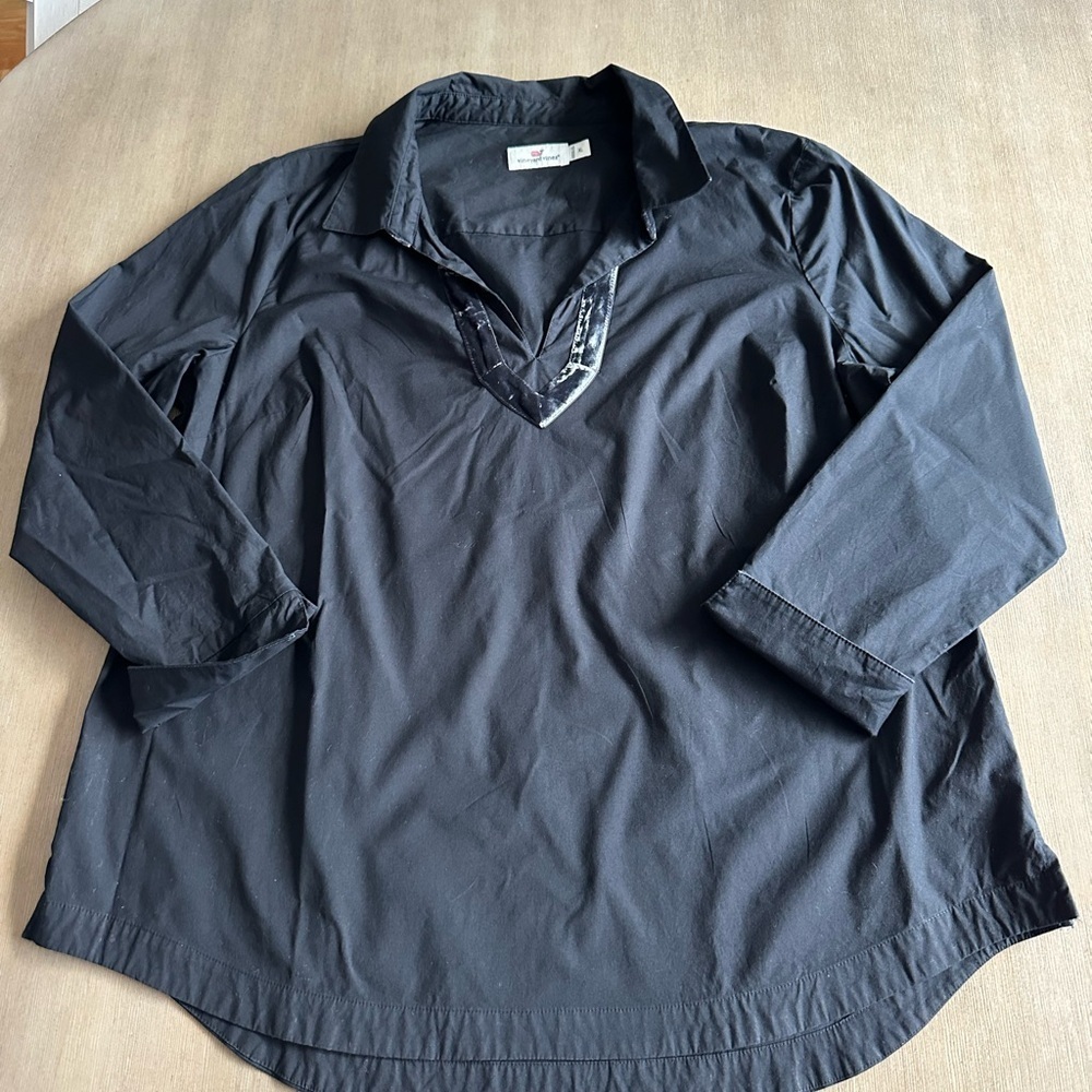 Vineyard Vines XL Charcoal Long Sleeve Shirt with velvet neckline EUC